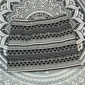 Forever 21 Boho Black & Cream Tribal Print Skirt Size Large